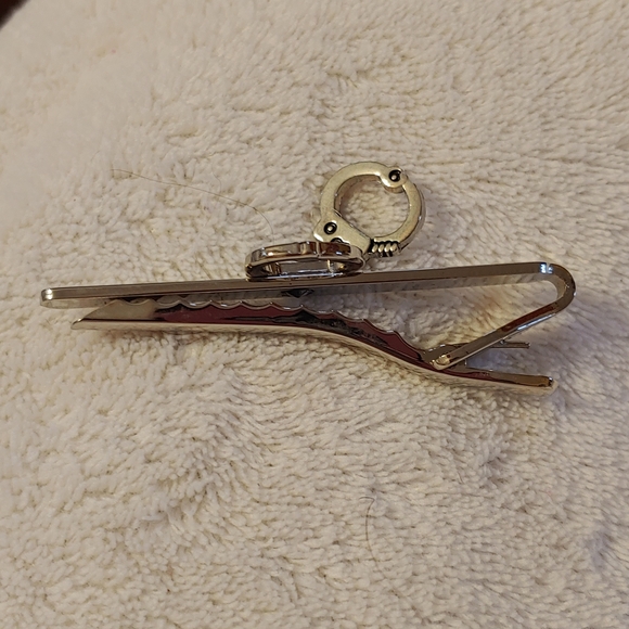 Hand Cuffs, tie tac bar - Picture 2 of 2